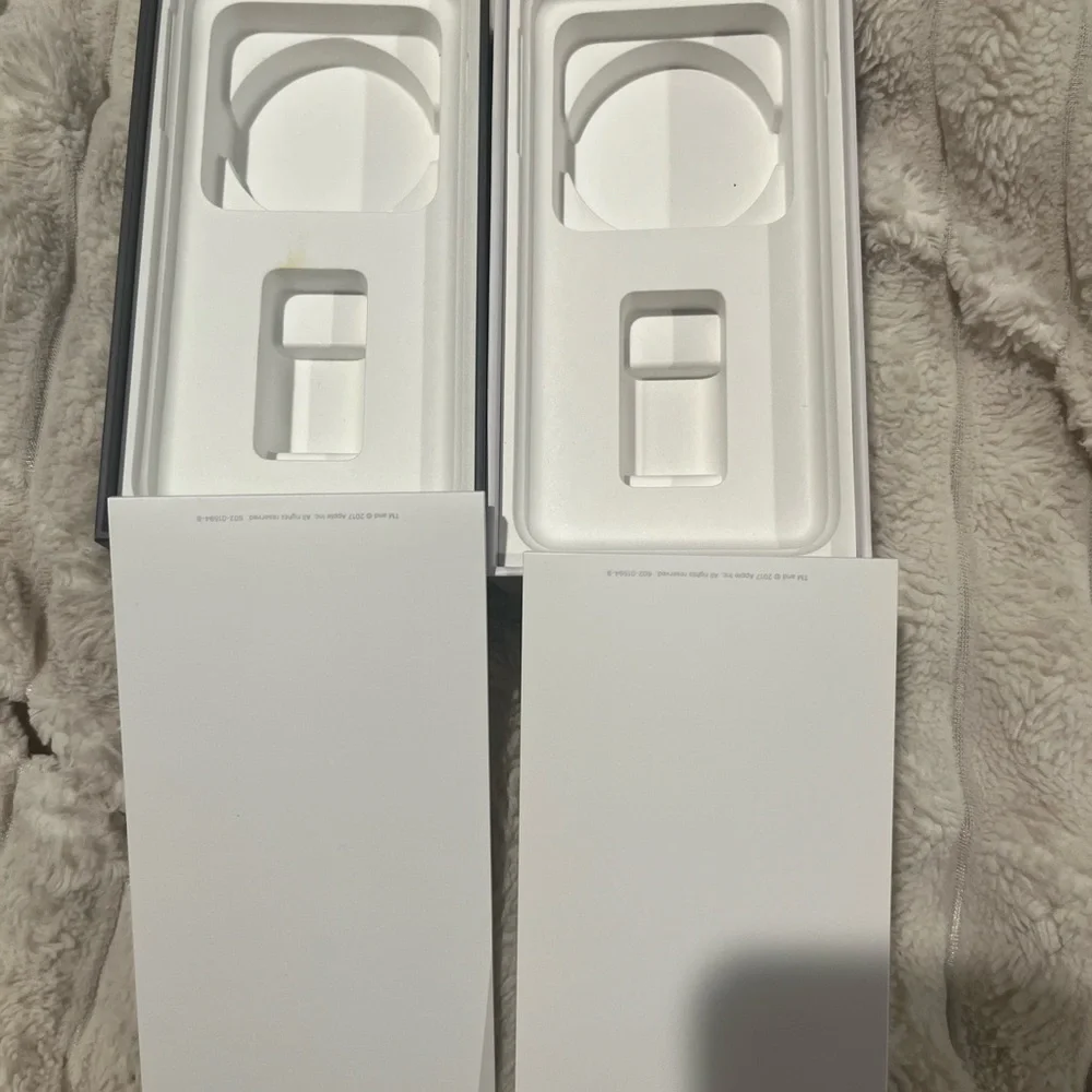 Apple iPhone boxes (White) - Sleek White Finish